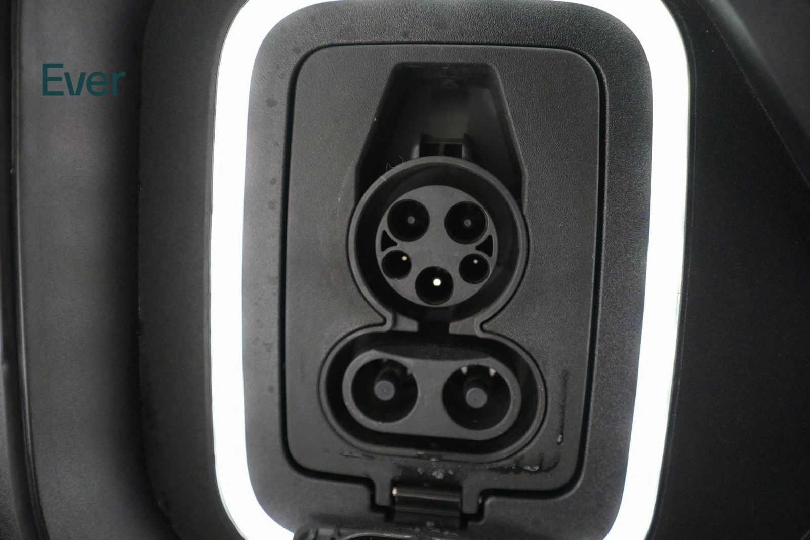 Used 2024 Rivian R1S Adventure image 25