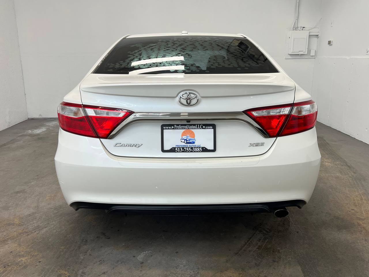Used 2015 Toyota Camry XSE w/ Moonroof Package FWD image 5