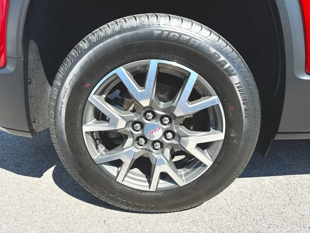 Used 2022 GMC Acadia SLE w/ Driver Convenience Package FWD image 34