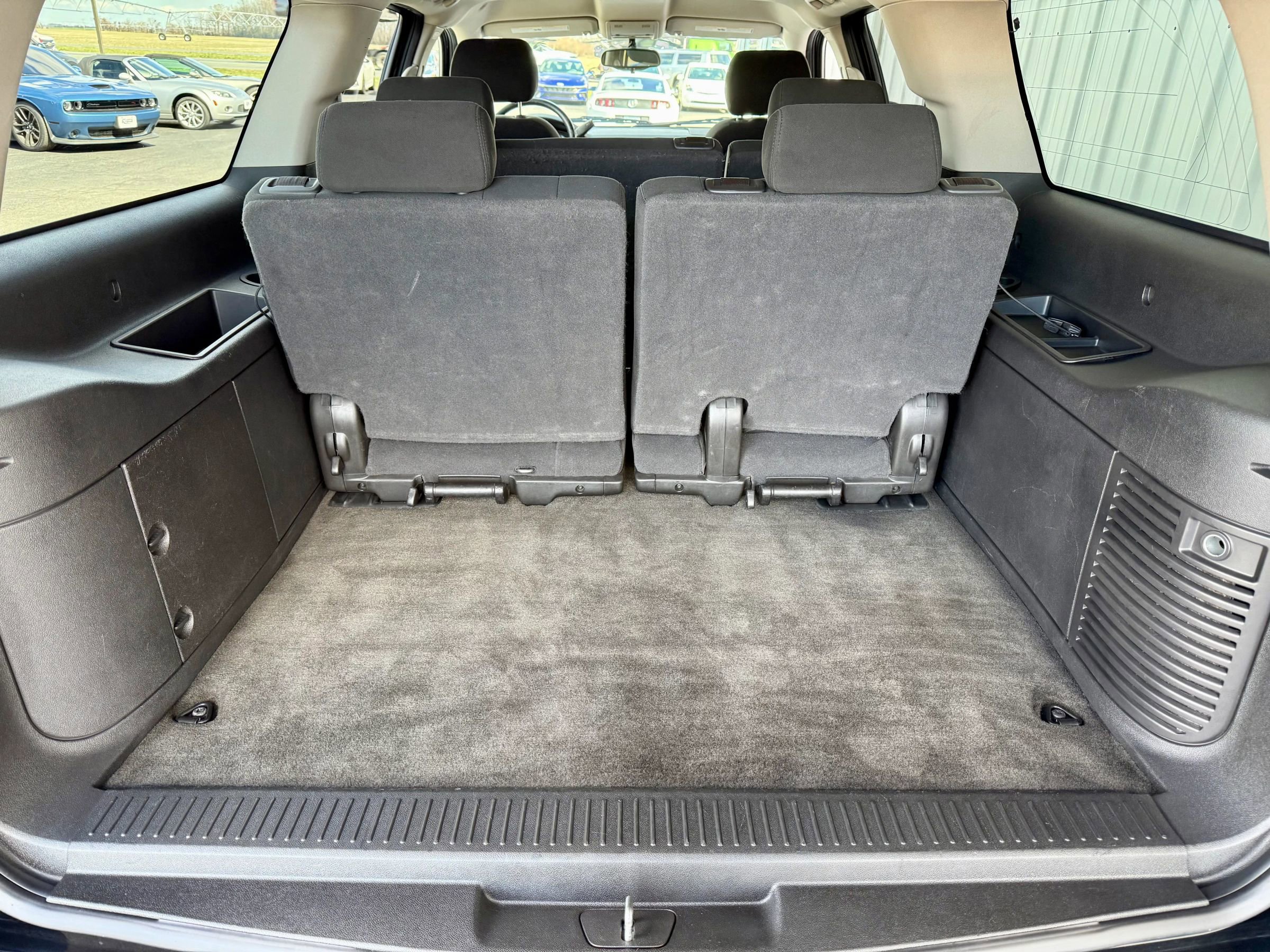 Used 2010 Chevrolet Suburban LS w/ Interior Plus Package AWD/4WD image 5