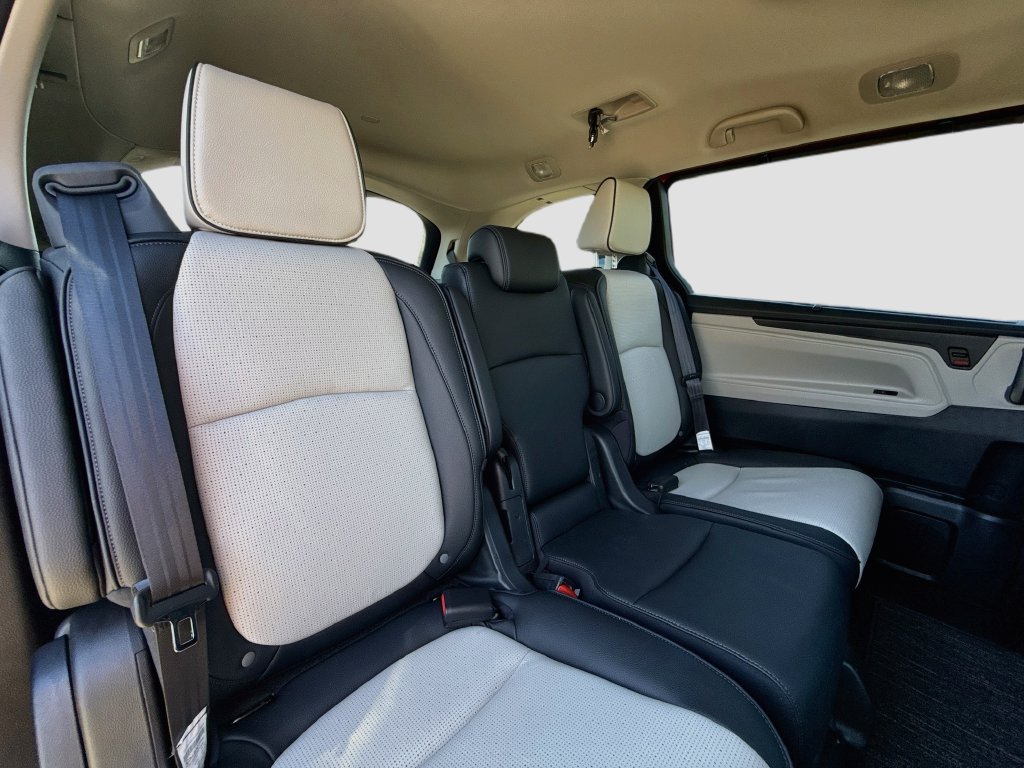 Used 2026 Honda Odyssey Elite image 38