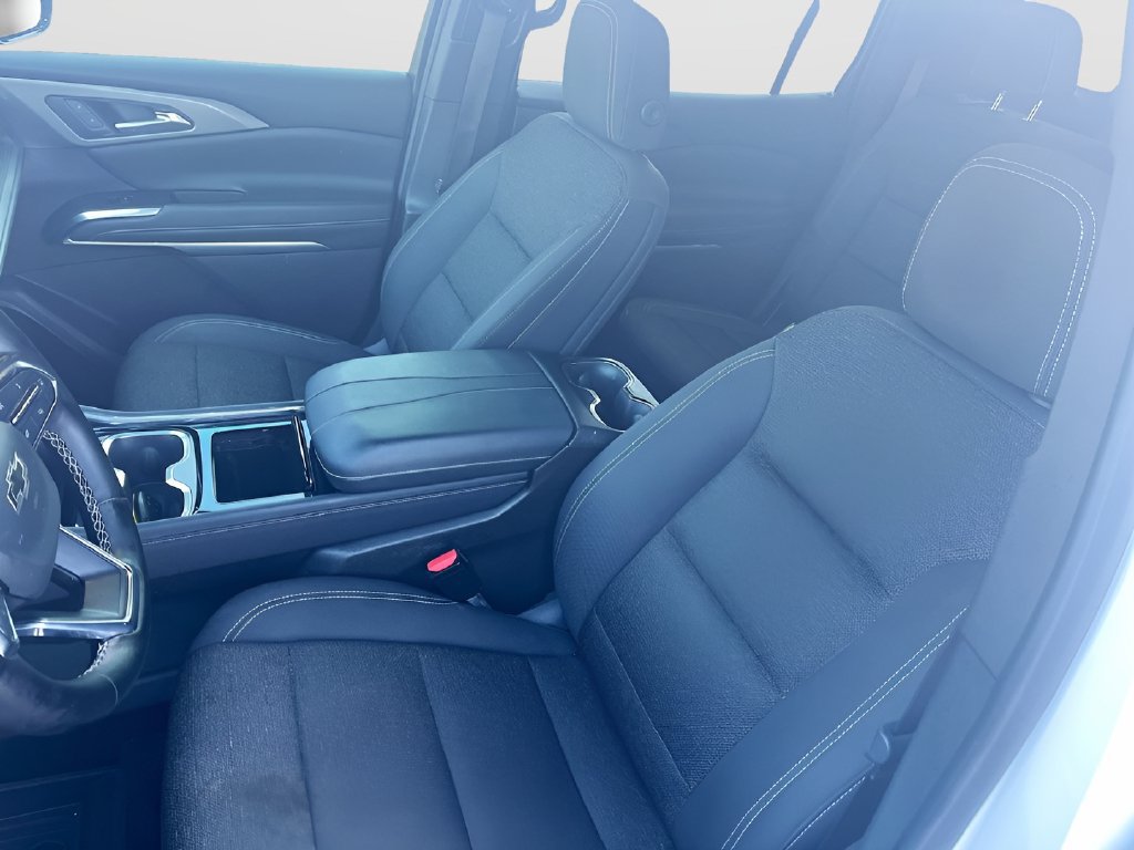 Used 2024 Chevrolet Traverse LS w/ Midnight/Sport Edition FWD image 18