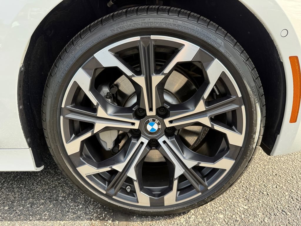 Certified 2025 BMW 330i xDrive Sedan w/ M Sport Package AWD/4WD image 18