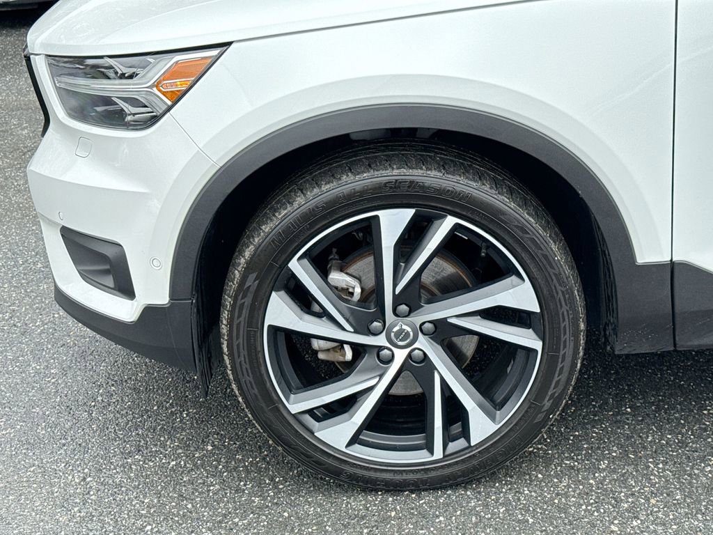 Used 2021 Volvo XC40 T5 R-Design w/ Advanced Package image 19