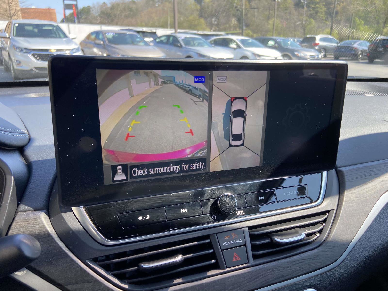 Used 2025 Nissan Altima 2.5 SL FWD image 15