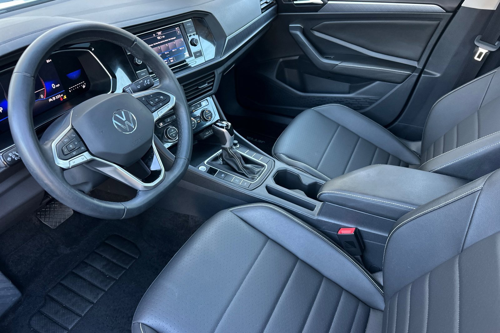 Certified 2024 Volkswagen Jetta SE image 10