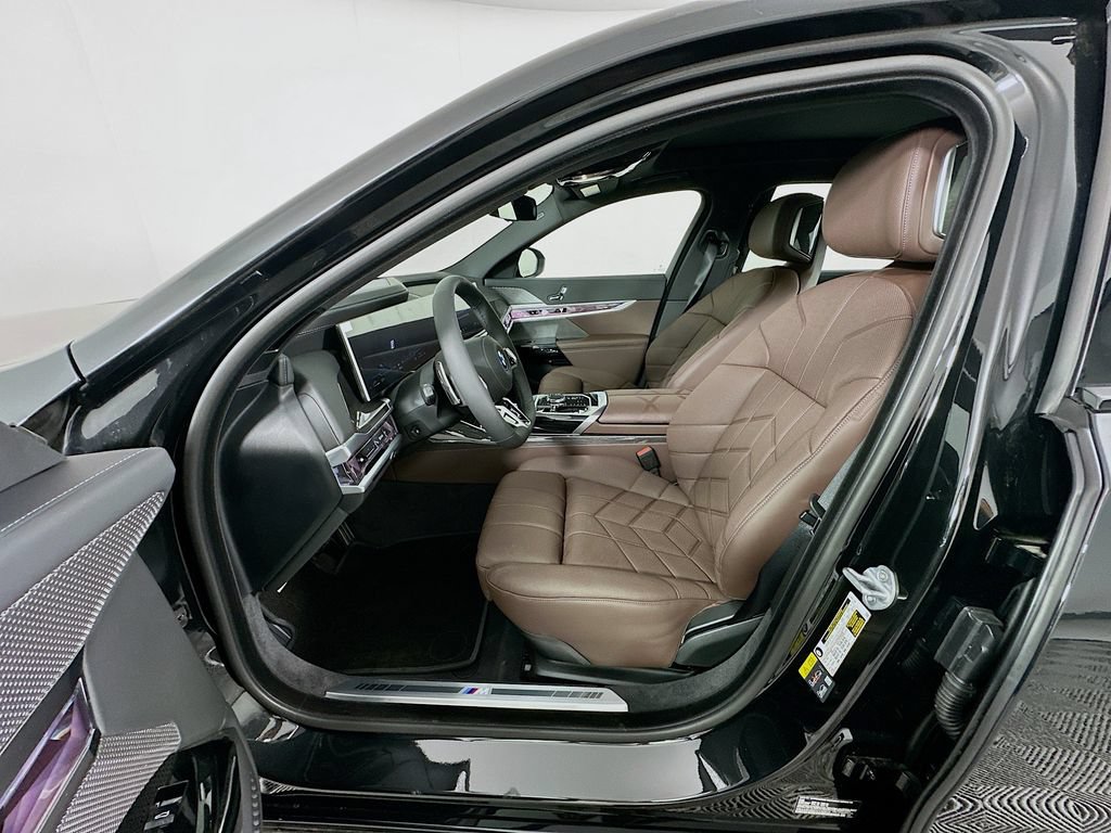New 2026 BMW 750e xDrive AWD/4WD image 16