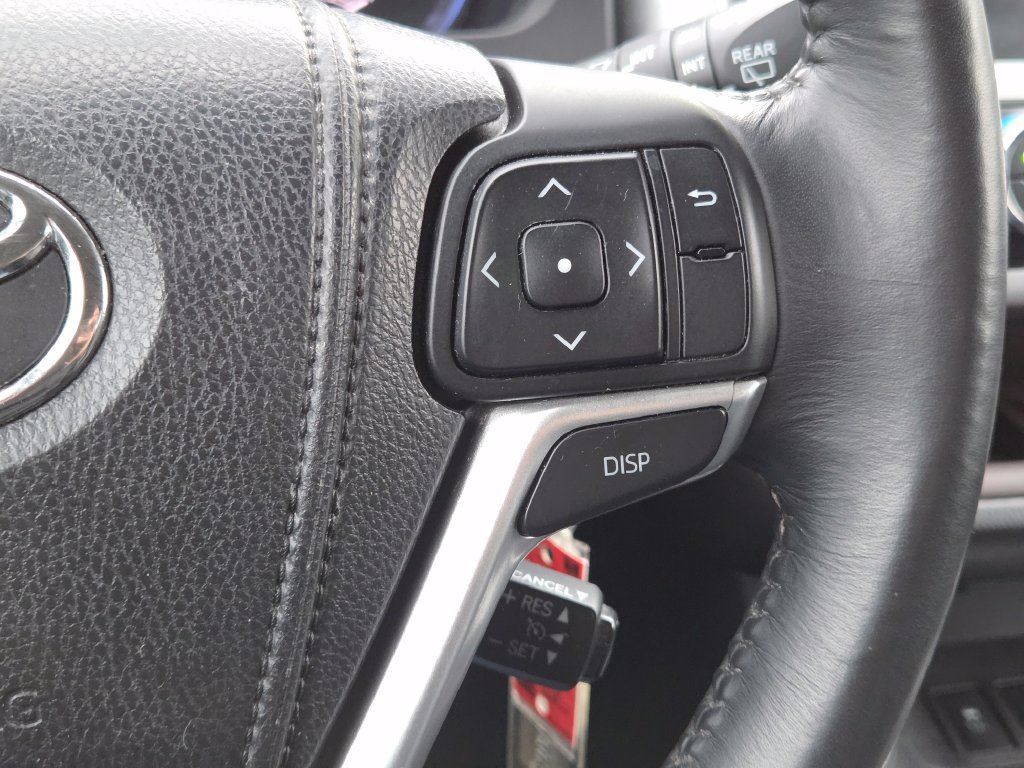 Used 2015 Toyota Highlander Plus FWD image 14