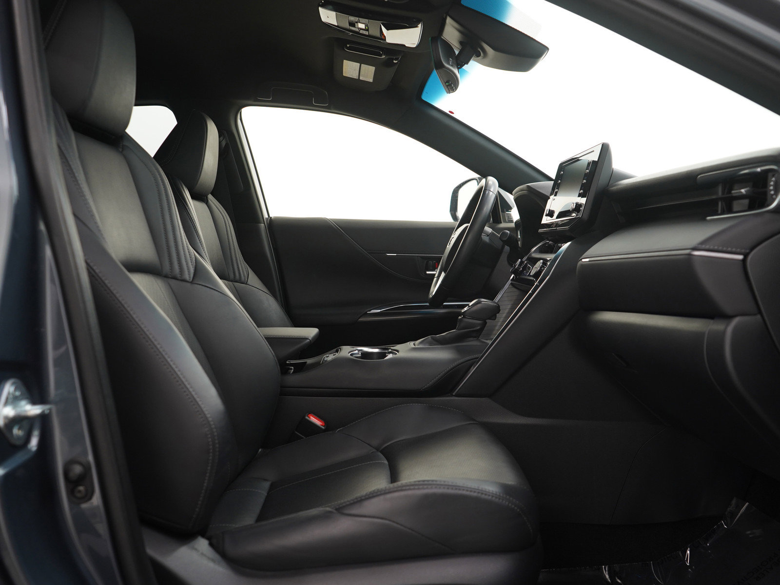 Used 2021 Toyota Venza XLE image 12