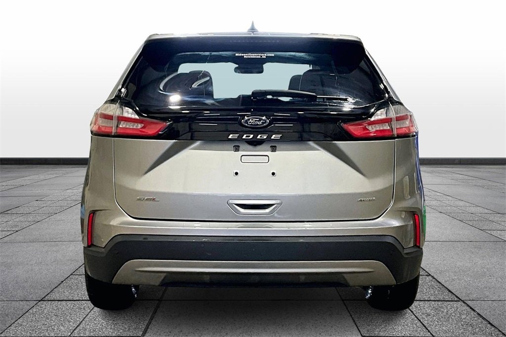 Used 2024 Ford Edge SEL image 4