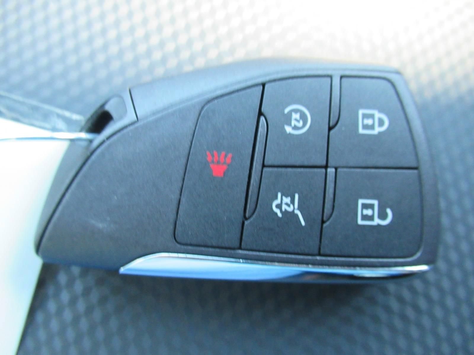 Used 2026 Chevrolet Equinox RS w/ Safety and Technology Package FWD image 33