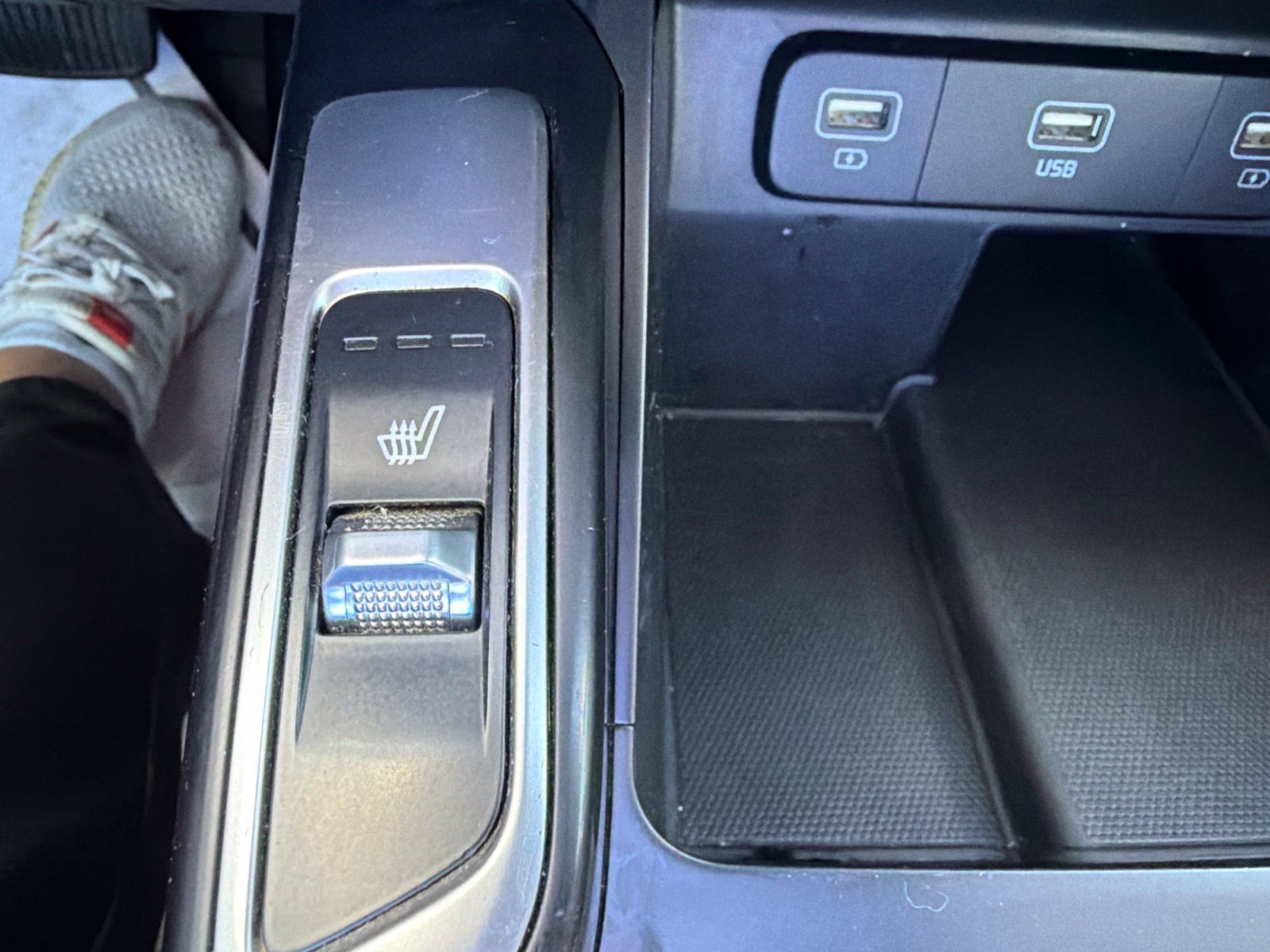 Used 2021 Kia Sorento S w/ Panoramic Sunroof Package AWD/4WD image 23