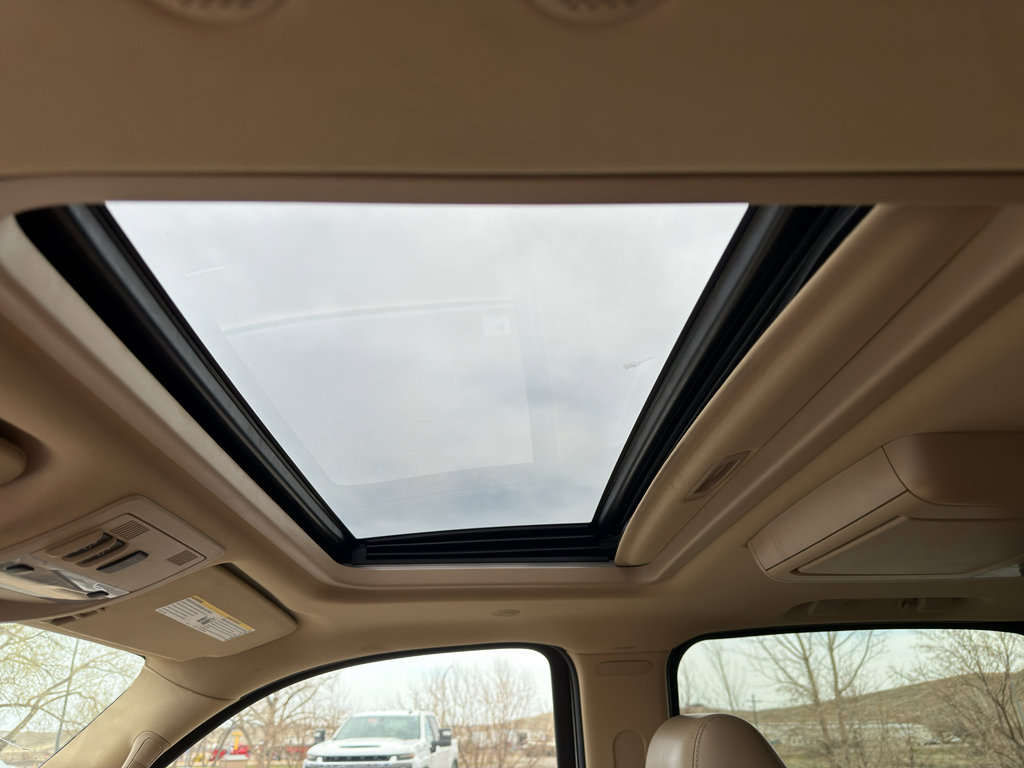 Used 2011 Cadillac Escalade ESV Premium AWD/4WD image 25