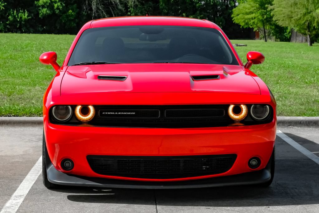 Used 2016 Dodge Challenger R/T Scat Pack RWD image 9