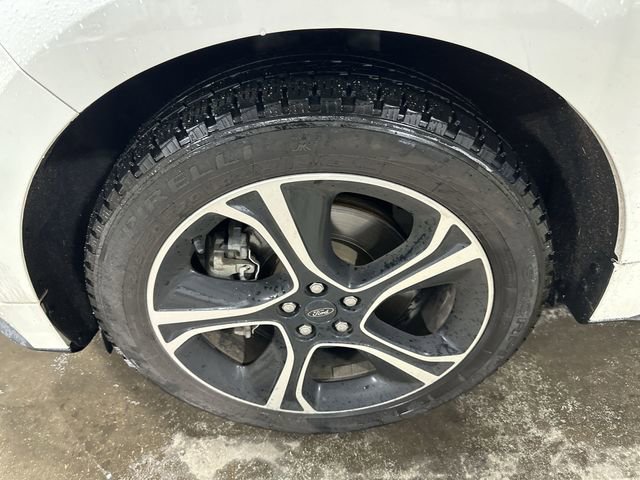 Used 2020 Ford Edge ST image 22