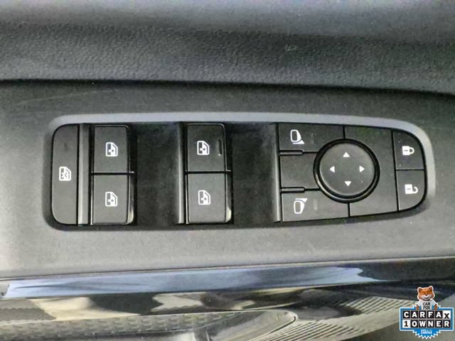 Used 2025 Nissan Pathfinder SV AWD/4WD image 16