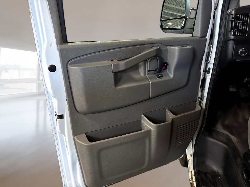 Used 2019 Chevrolet Express 3500 Extended RWD image 22