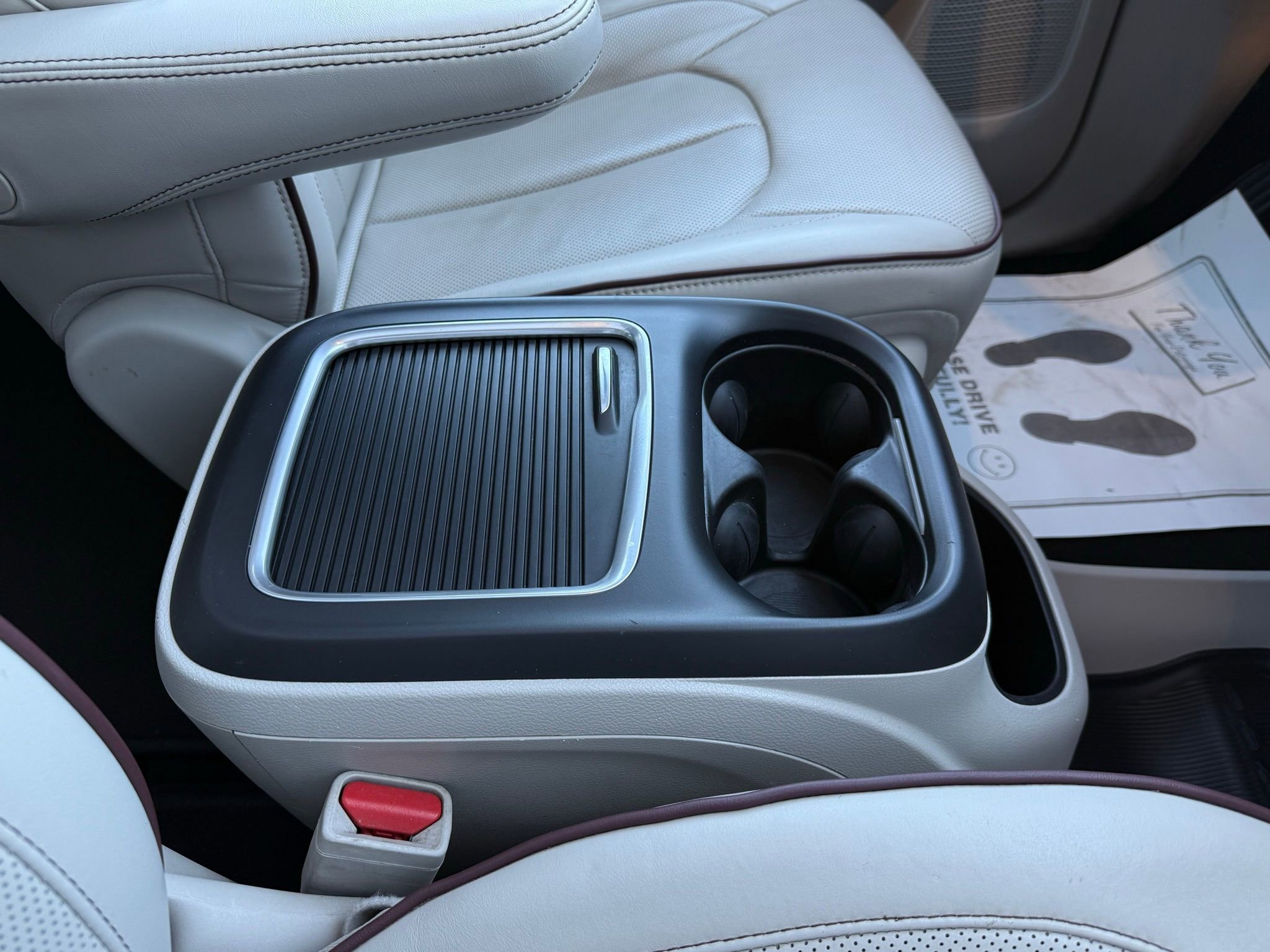 Used 2020 Chrysler Pacifica Limited image 21