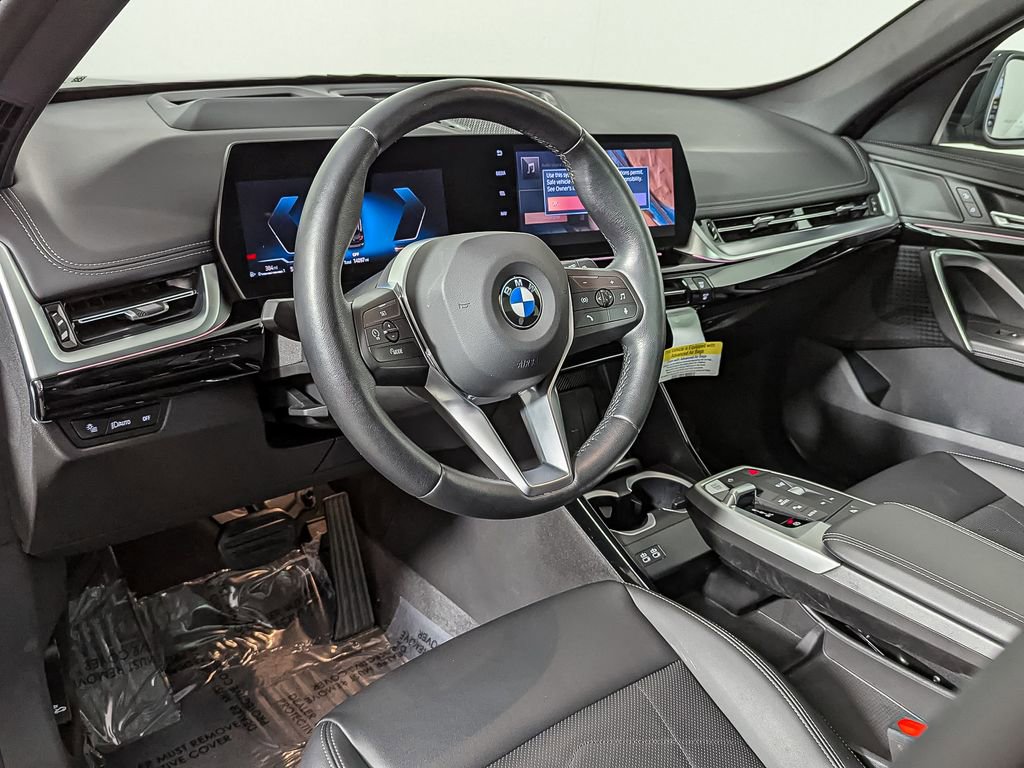 Used 2025 BMW X1 xDrive28i w/ Technology Package image 14