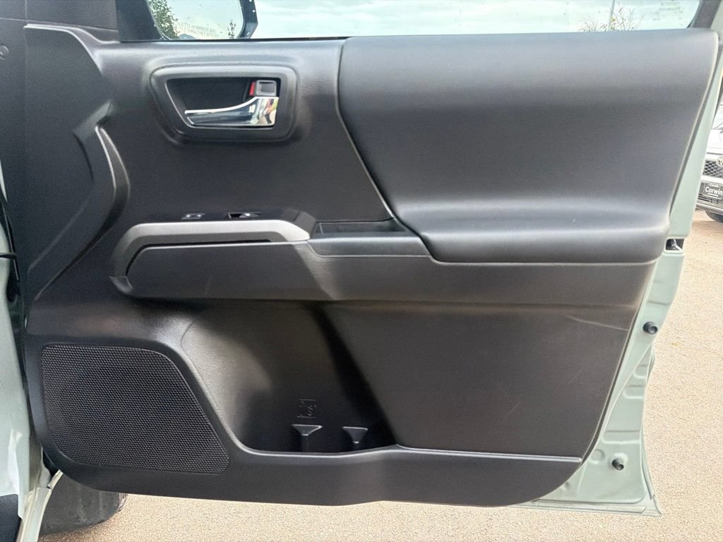 Used 2023 Toyota Tacoma TRD Off-Road AWD/4WD image 11