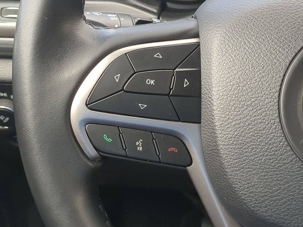 Used 2019 Jeep Grand Cherokee Laredo w/ Laredo X Package image 23