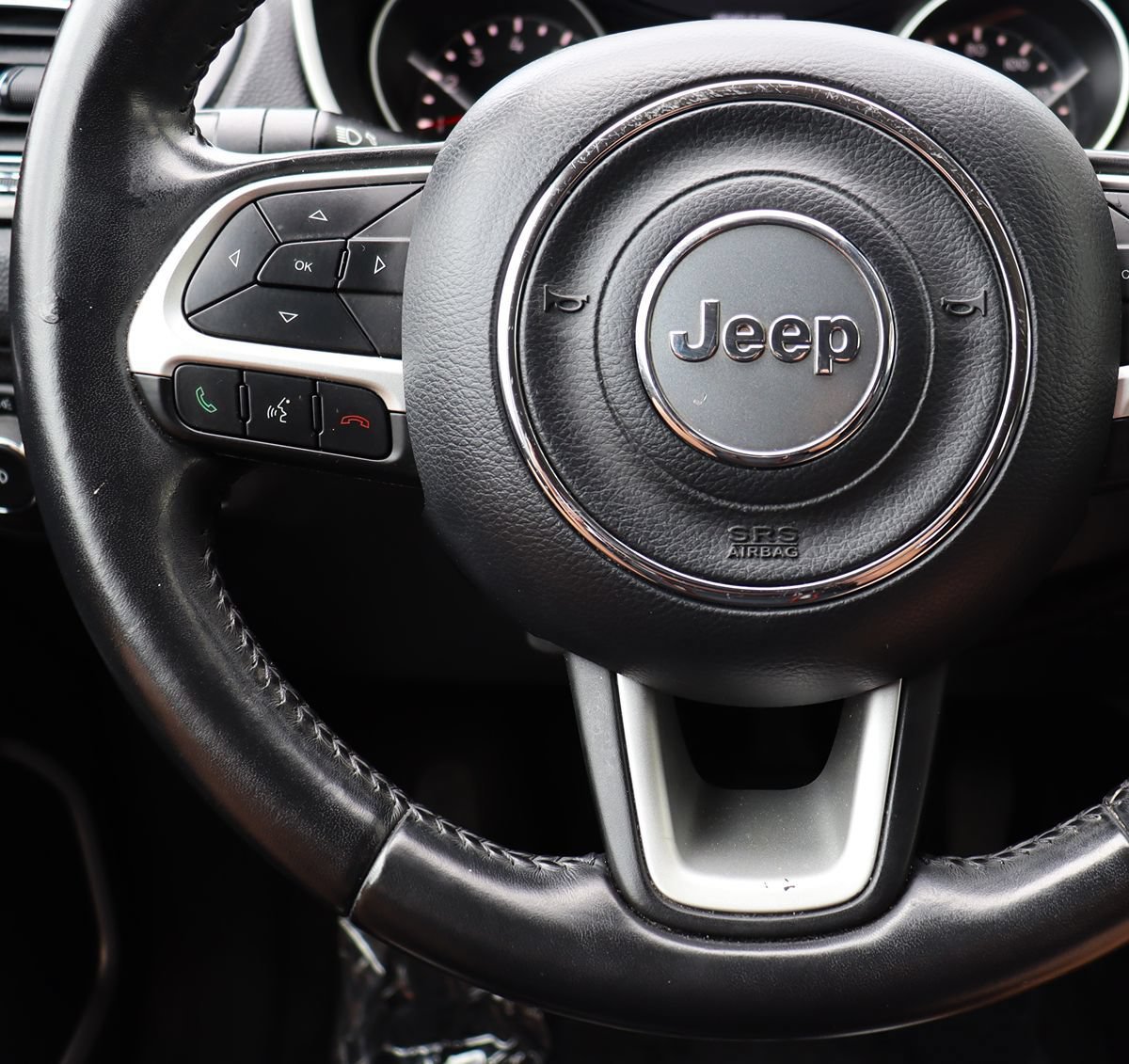 Used 2019 Jeep Compass Latitude FWD image 53