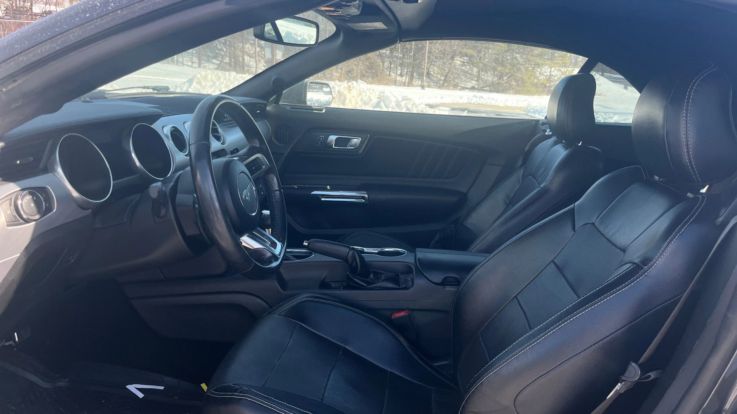 Used 2020 Ford Mustang Premium image 9