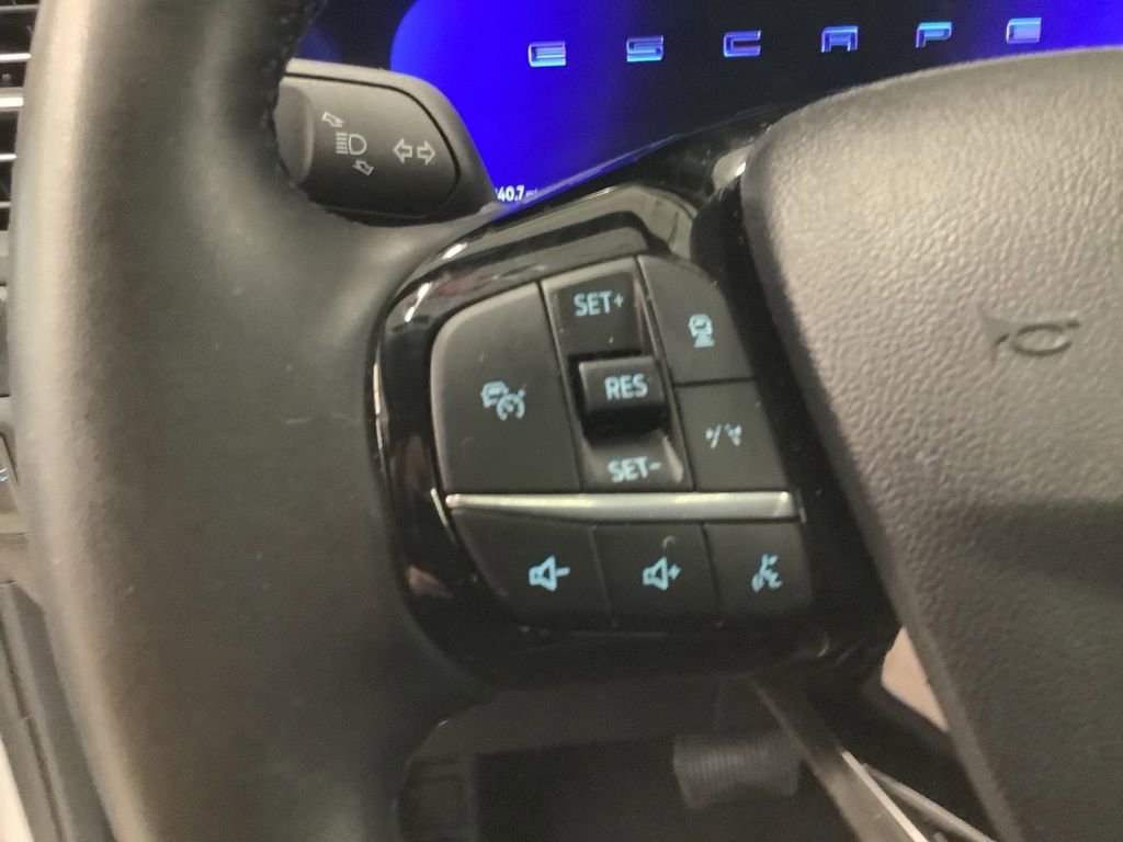 Used 2025 Ford Escape Platinum w/ Premium Technology Package AWD/4WD image 22