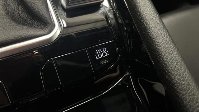 Used 2023 Jeep Compass Altitude w/ Sun and Sound Group image 39