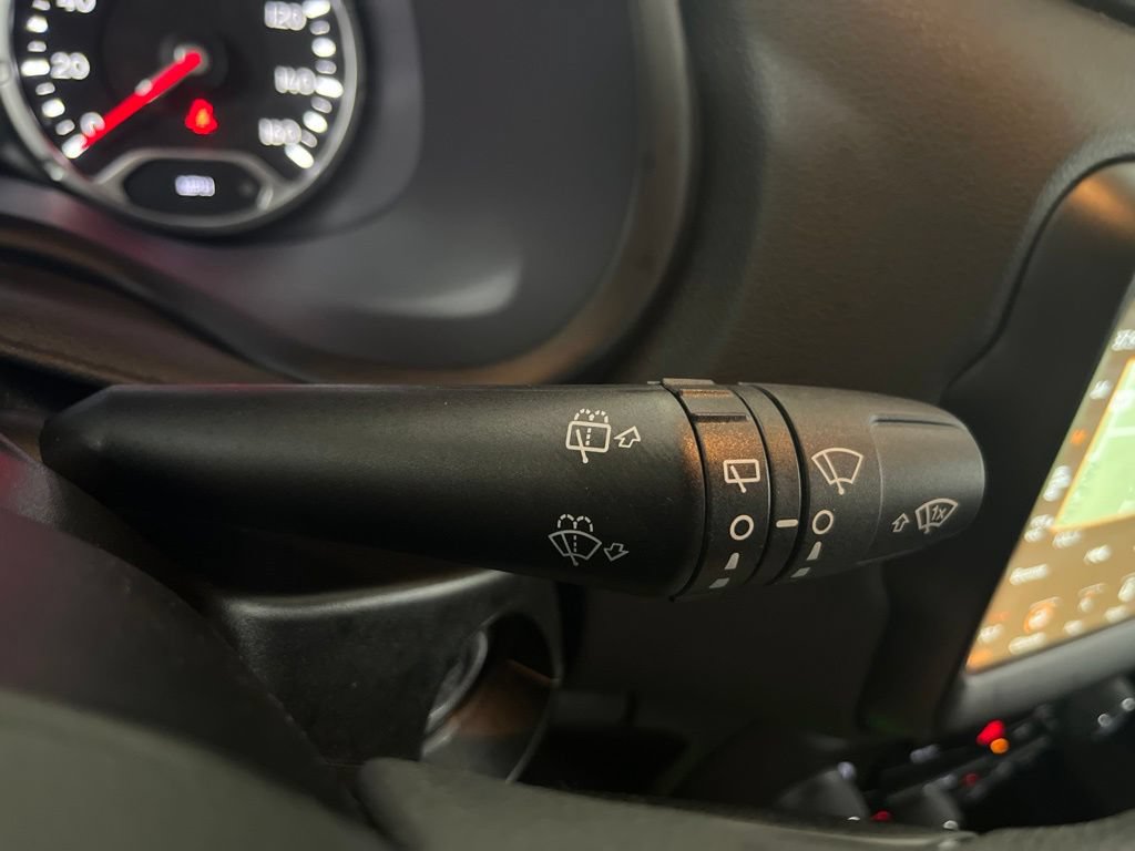 Used 2023 Jeep Renegade Latitude AWD/4WD image 62