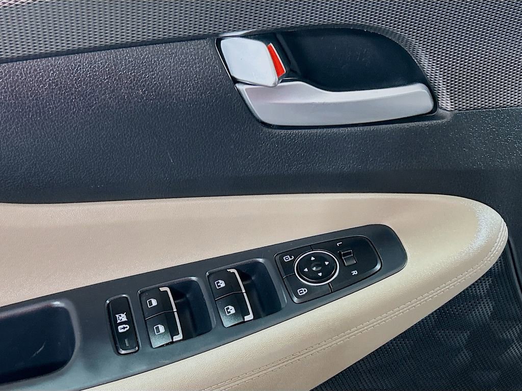 Used 2020 Hyundai Santa Fe SEL w/ Cargo Package FWD image 15