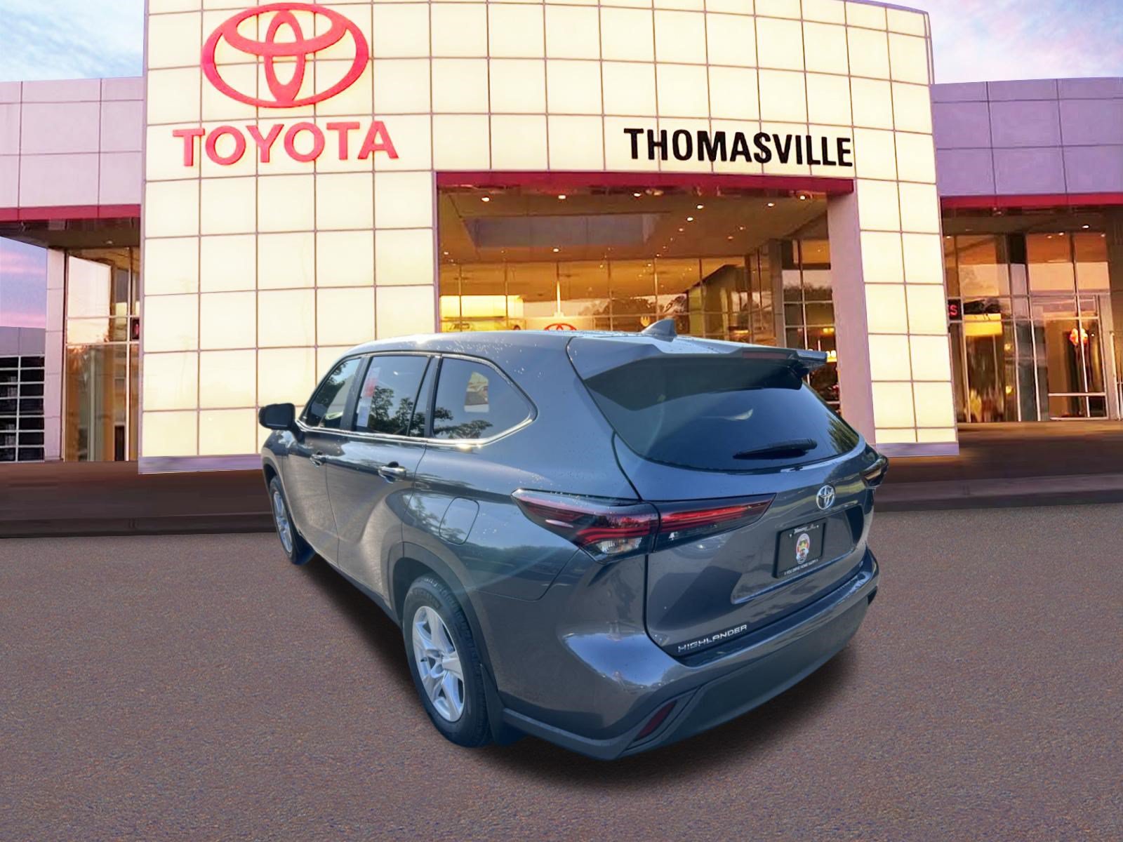 New 2024 Toyota Highlander LE FWD image 7