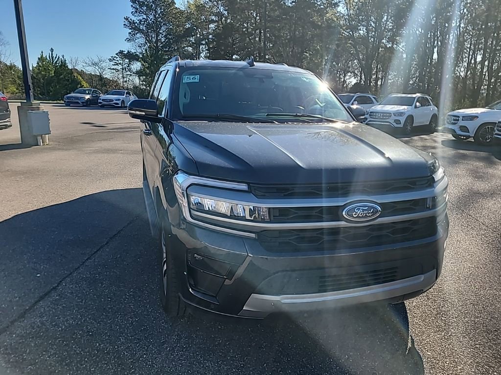 Used 2024 Ford Expedition XLT image 2