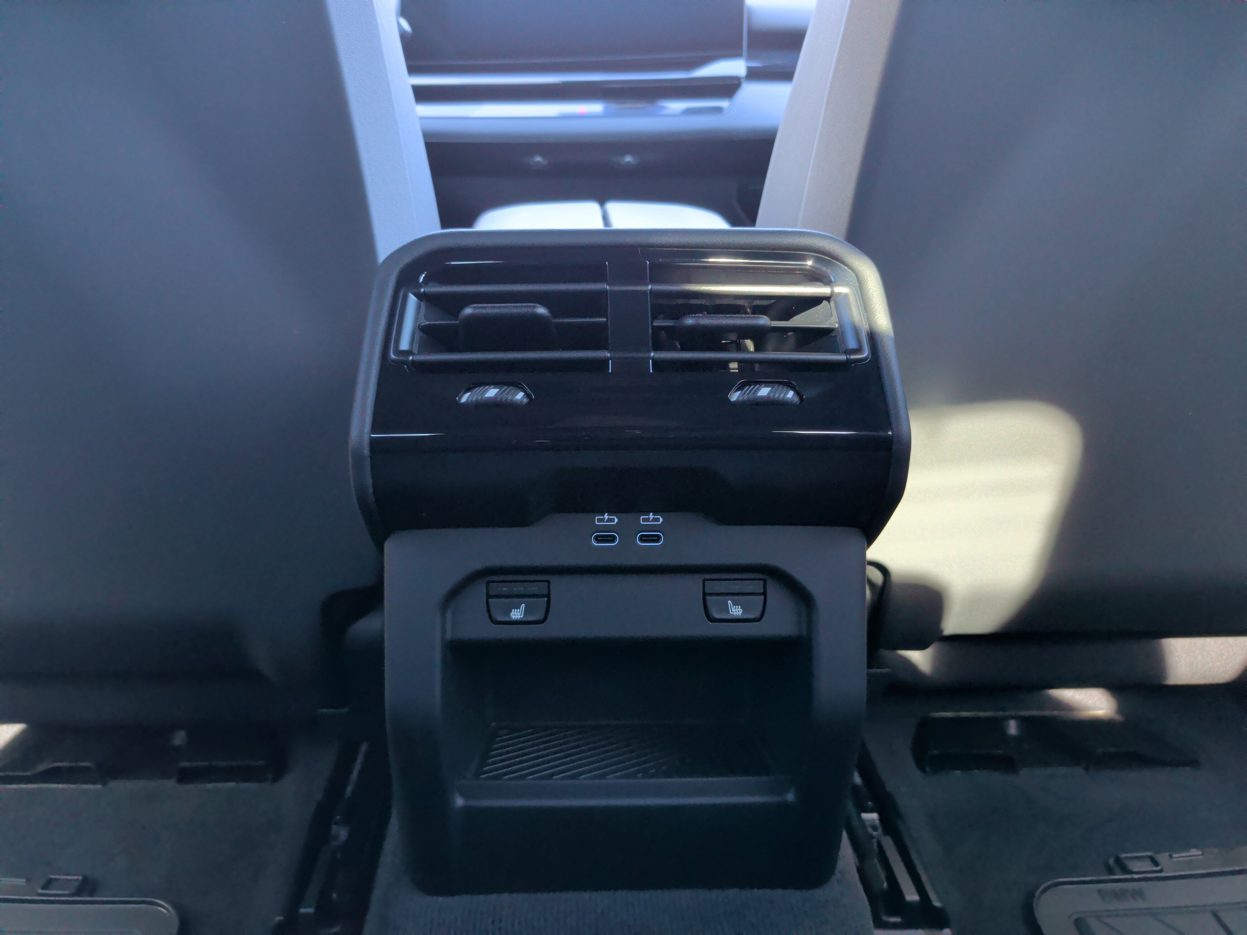 Certified 2025 BMW 550e xDrive 550e xDrive w/ Premium Package image 38