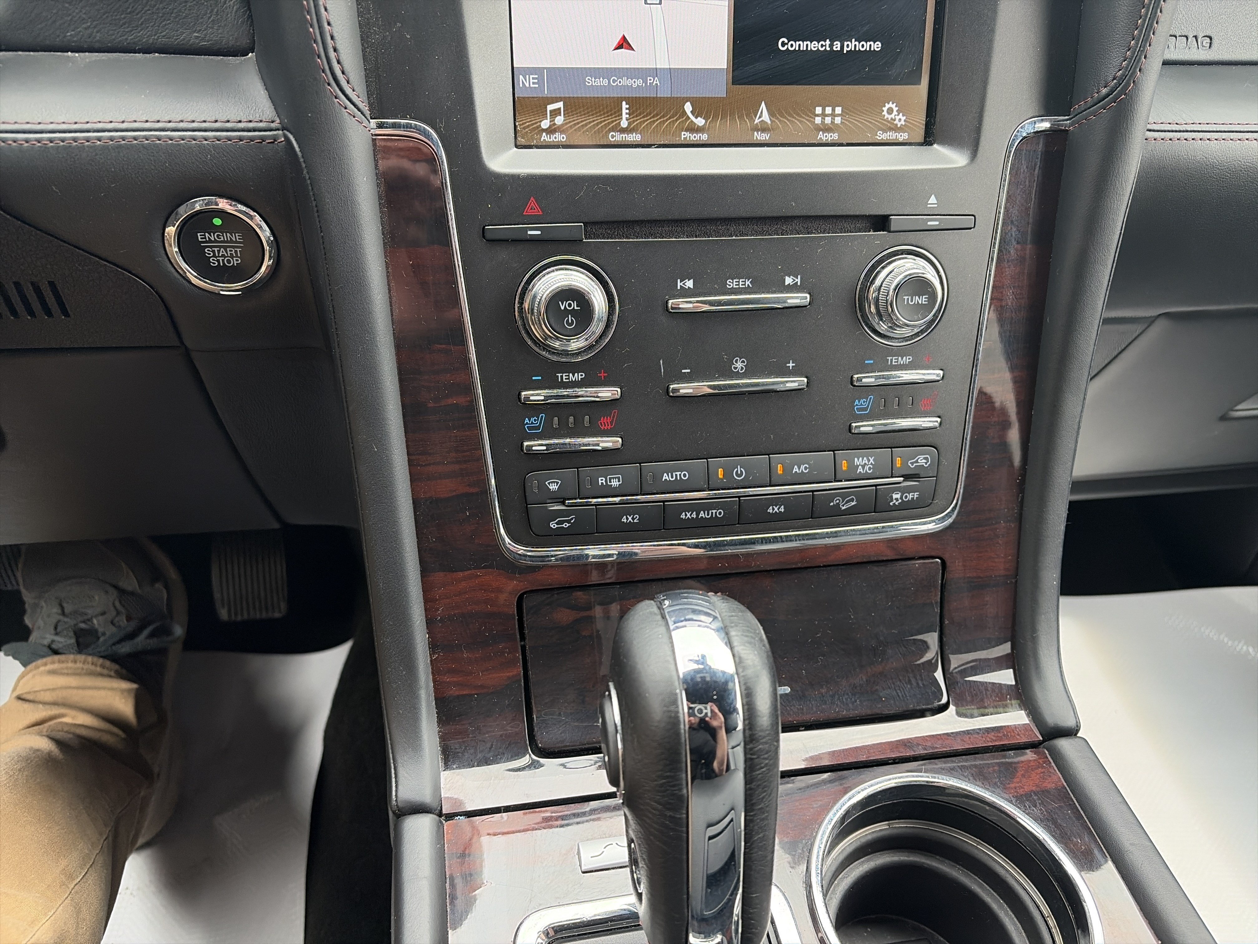Used 2017 Lincoln Navigator L Reserve AWD/4WD image 16