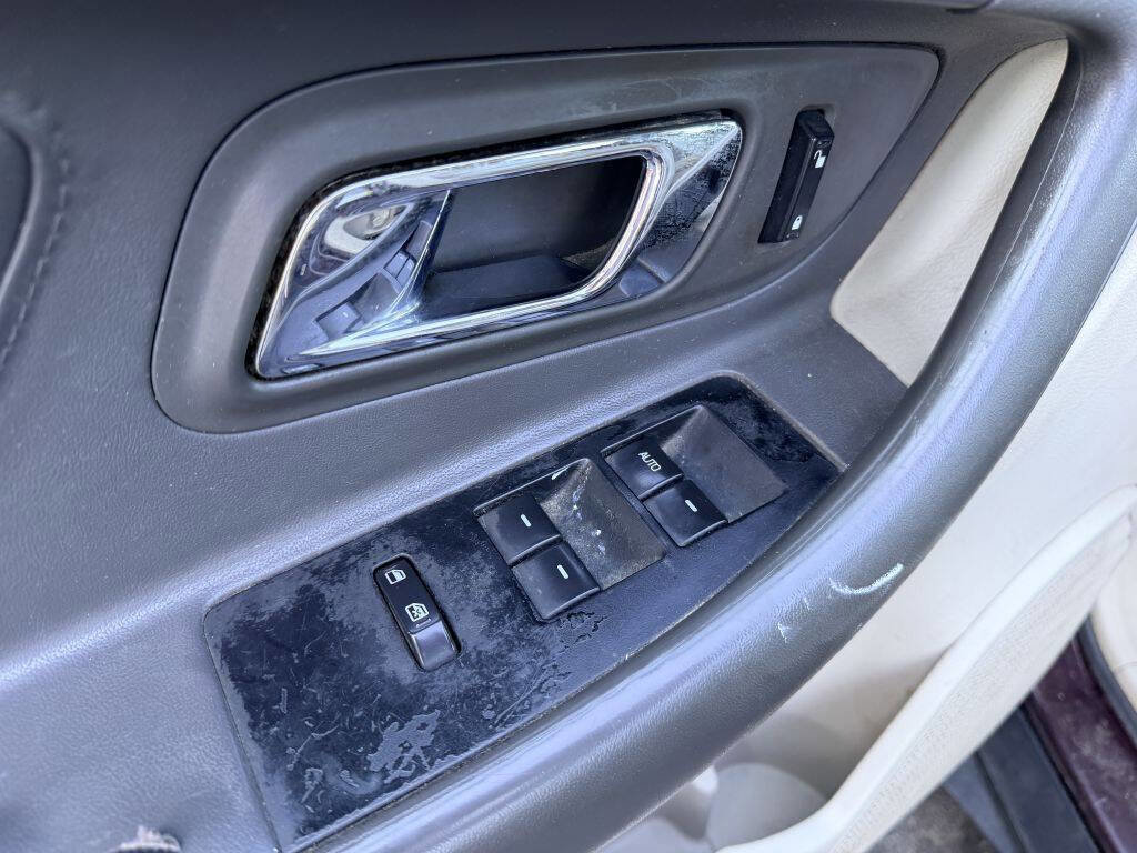 Used 2011 Ford Taurus SEL w/ 201A Rapid Spec Order Code FWD image 8