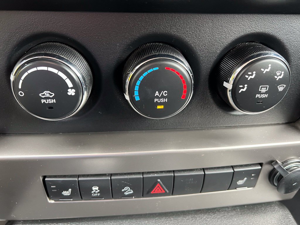 Used 2012 Jeep Liberty Sport AWD/4WD image 34