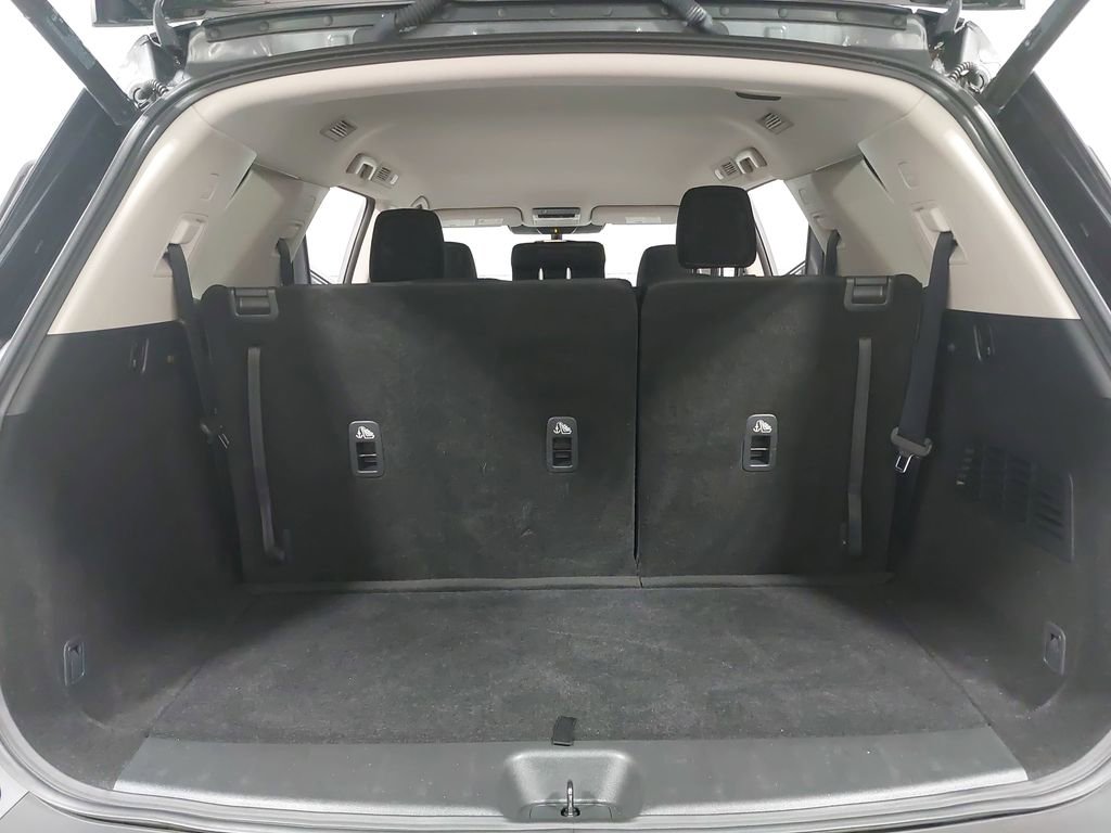 Used 2025 Nissan Pathfinder SV image 13