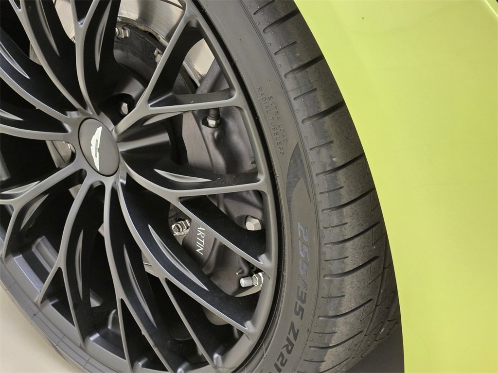 Used 2023 Aston Martin V8 Vantage image 14