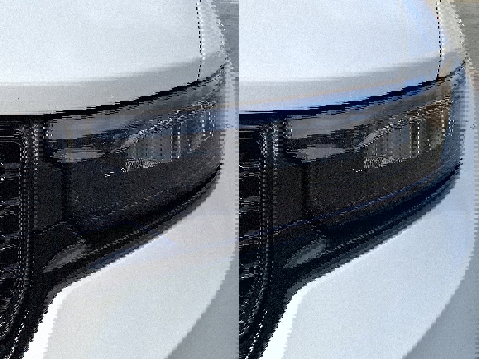 Used 2023 Jeep Grand Cherokee Limited w/ Luxury Tech Group II image 9