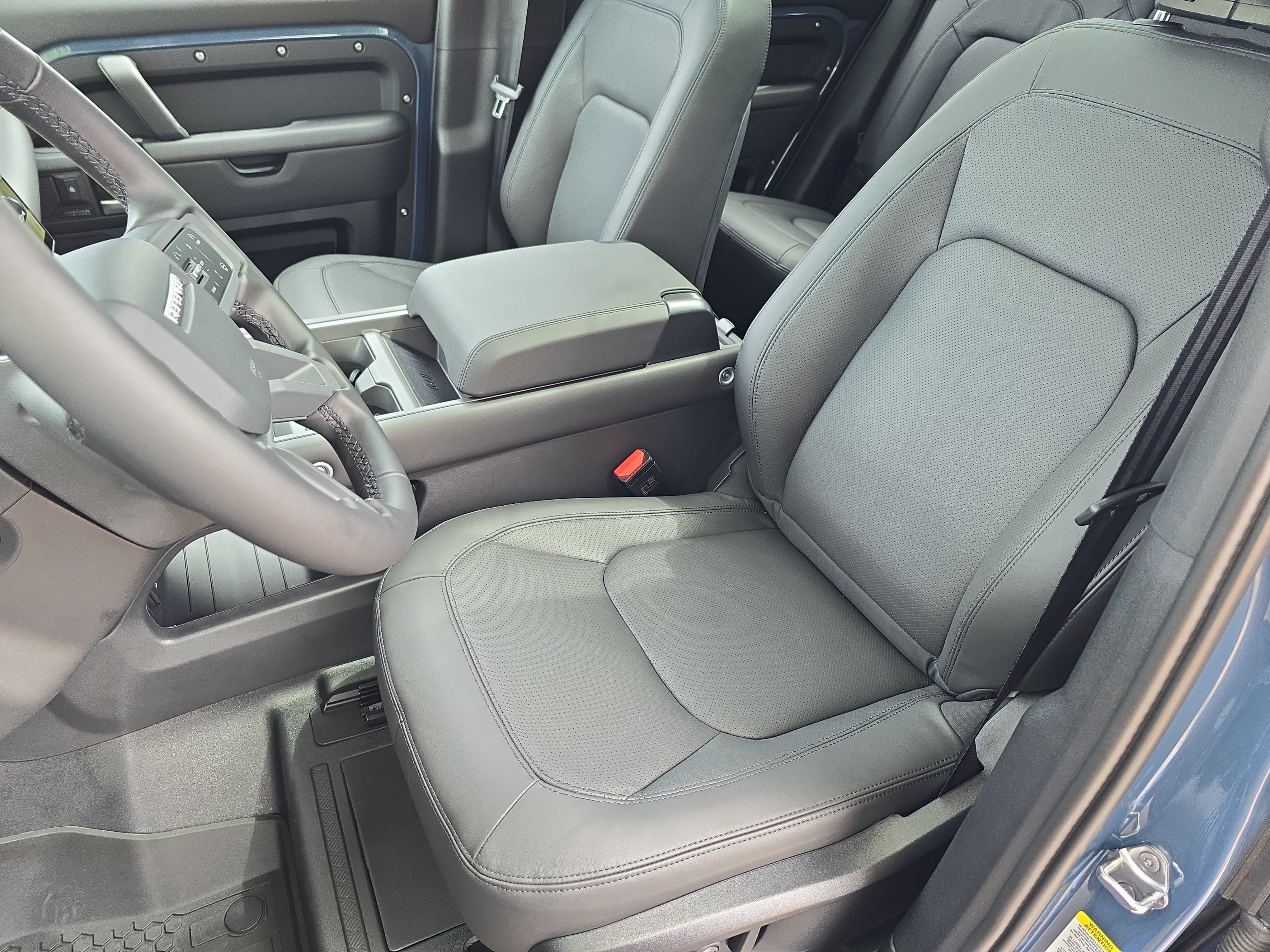 New 2026 Land Rover Defender 110 X-Dynamic SE AWD/4WD image 14