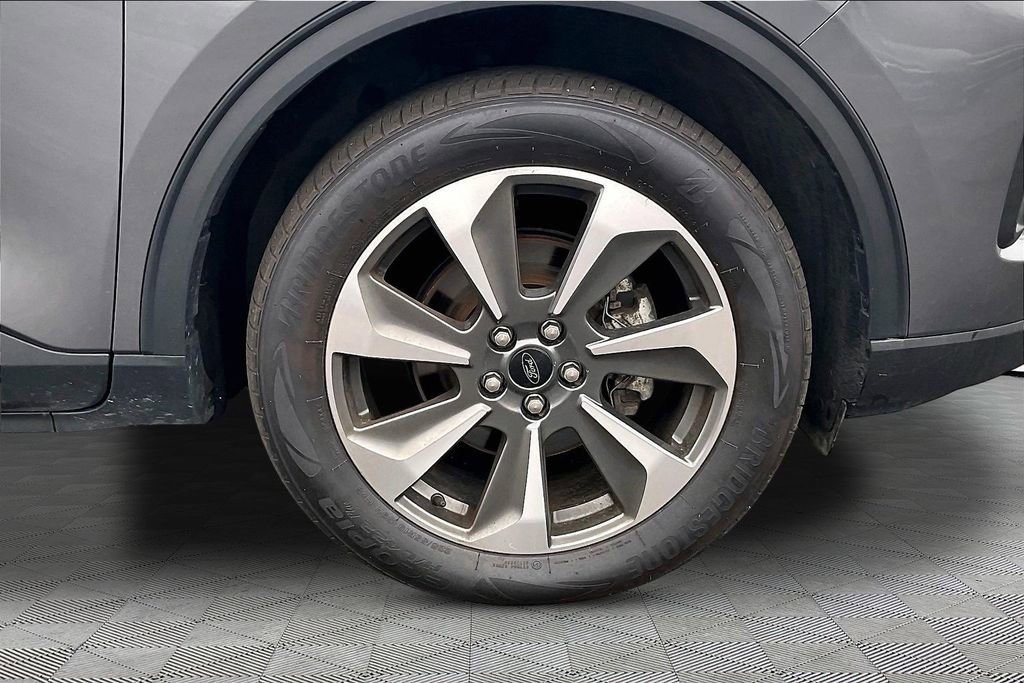 Used 2024 Ford Escape Platinum image 34