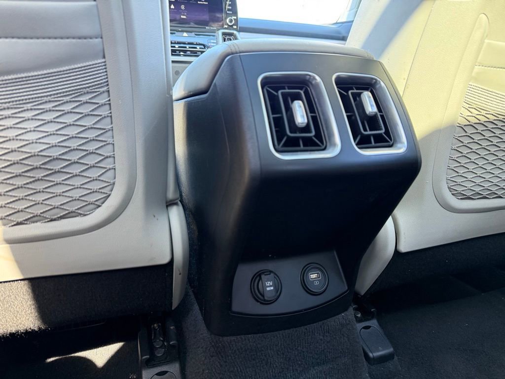 Used 2022 Kia Sorento EX w/ Panoramic Sunroof Package image 25