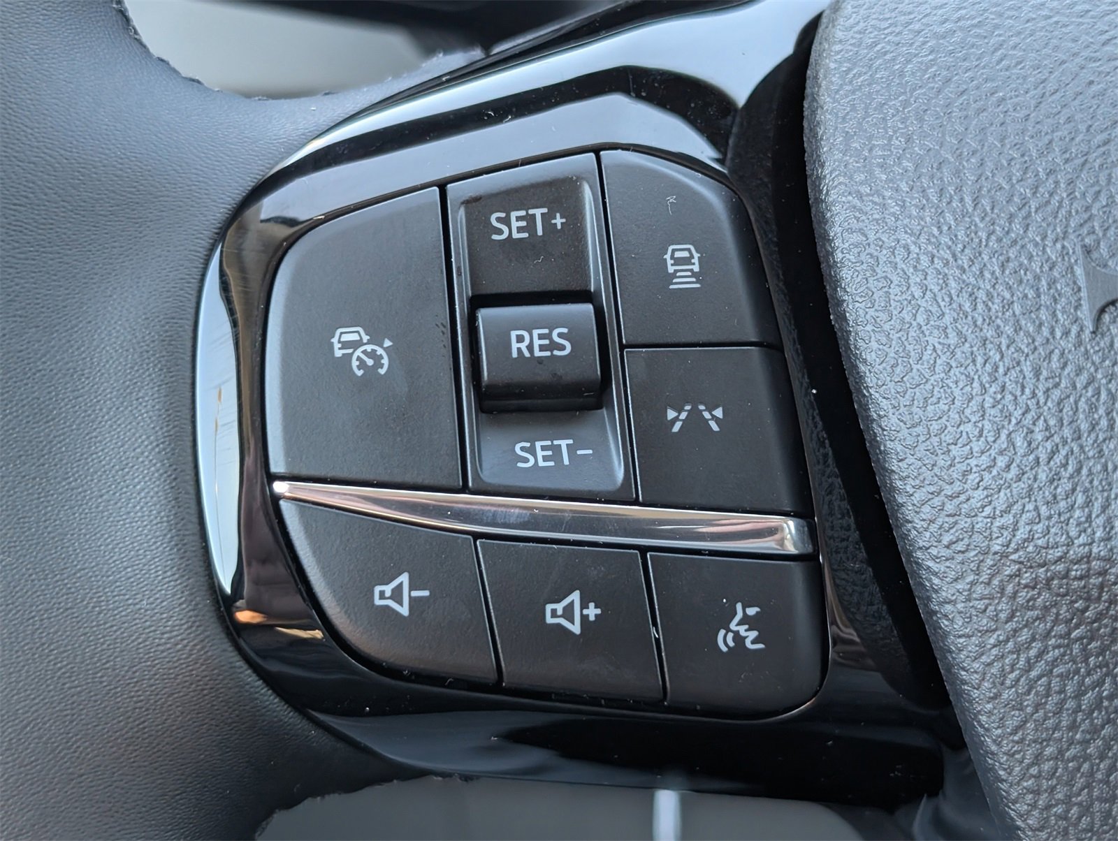 New 2026 Ford Escape Platinum image 23