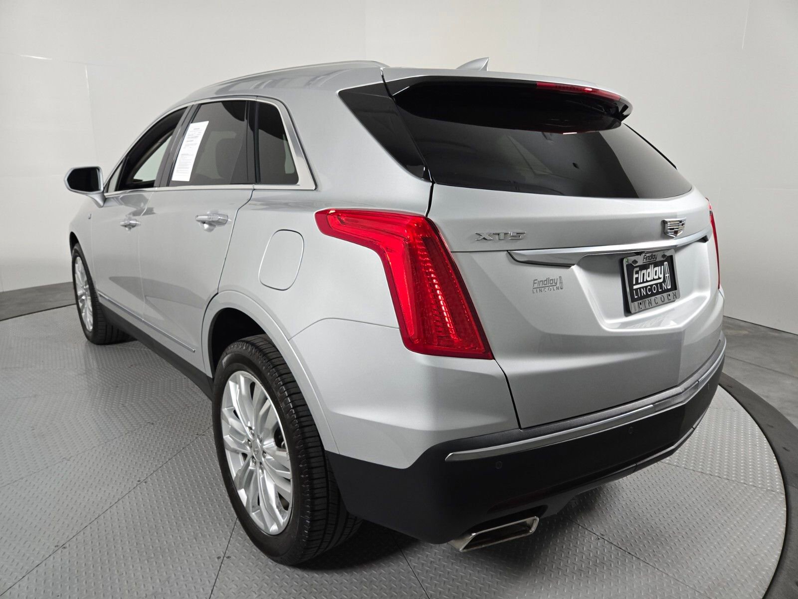 Used 2019 Cadillac XT5 Premium Luxury FWD image 6