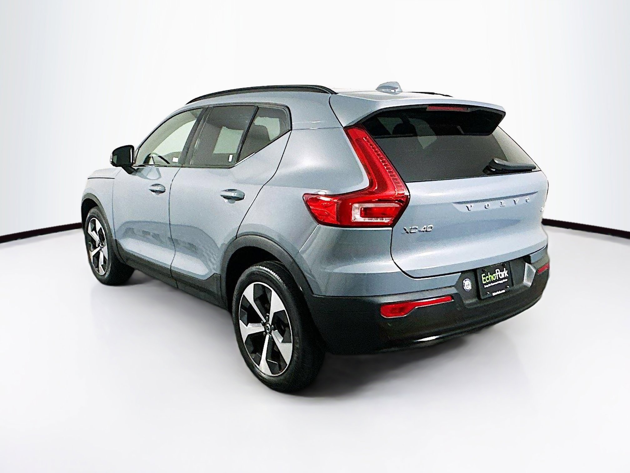 Used 2023 Volvo XC40 B4 Ultimate FWD image 5