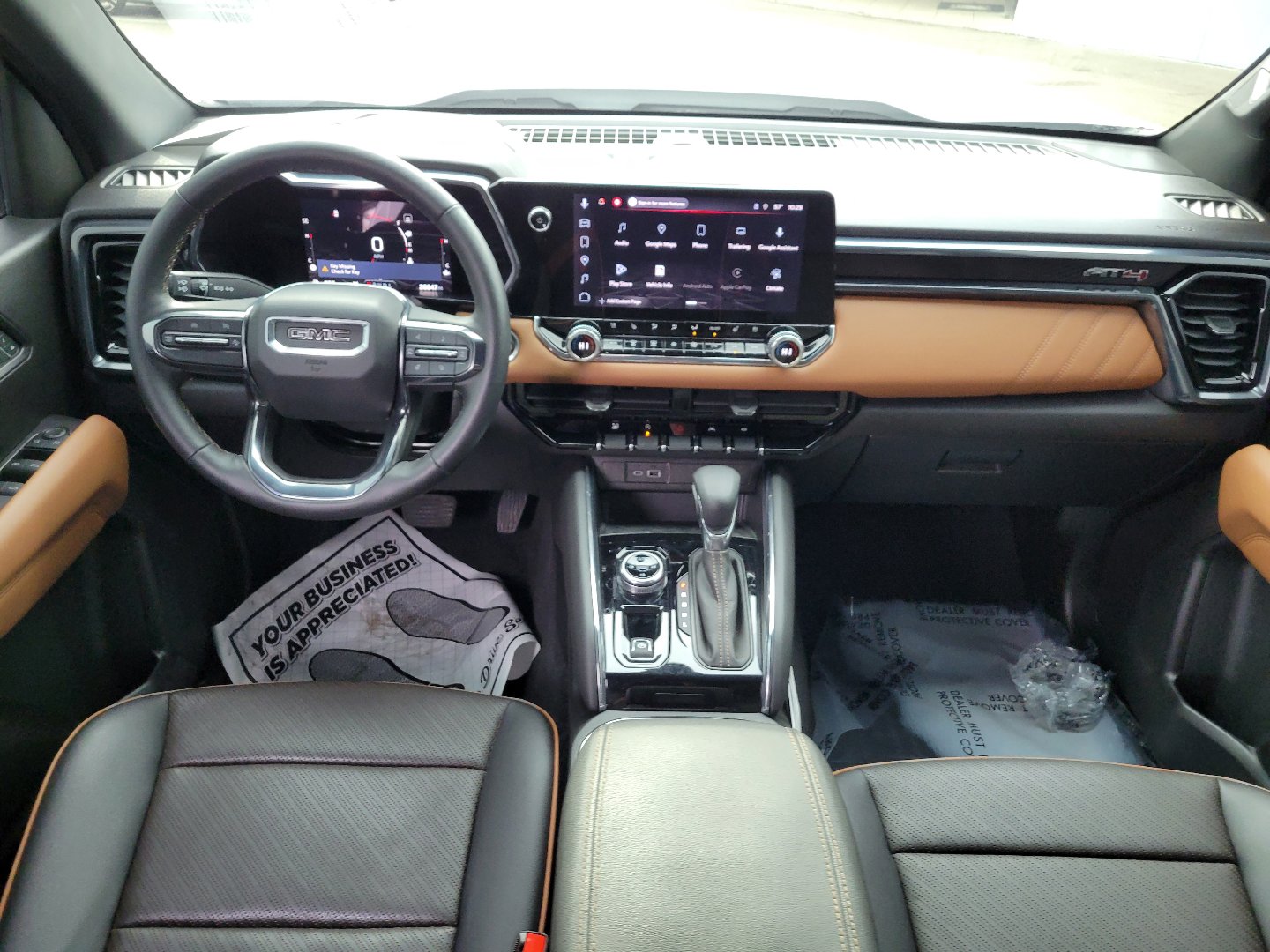 Used 2023 GMC Canyon AT4 w/ AT4 Premium Package image 9