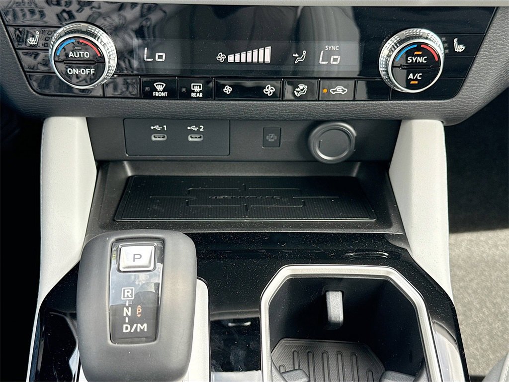 New 2025 Mitsubishi Outlander SE image 16