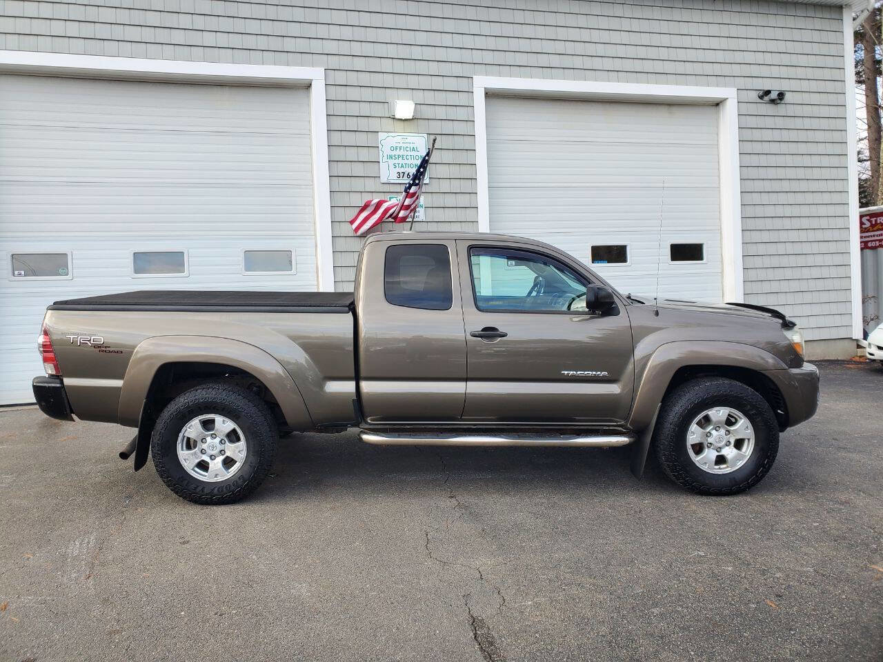 Used 2011 Toyota Tacoma 4x4 Access Cab V6 image 9