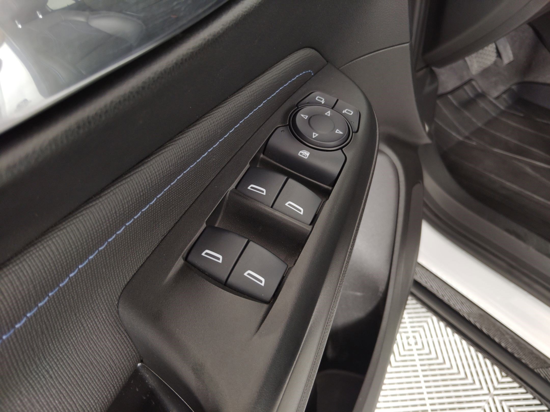 Used 2025 Buick Envista Sport Touring image 18